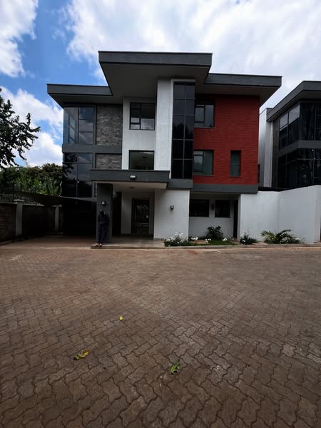 5 bedroom townhouse plus Dsq to let in gated community to let in Lavington area