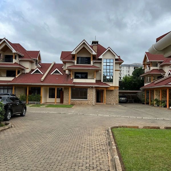 5 bedroom townhouse plus sq to let in Lavington