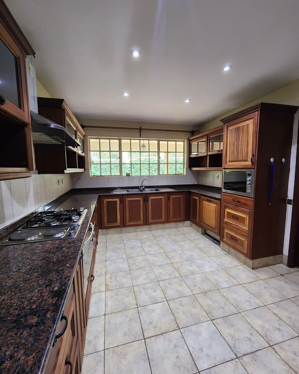 5 Bedroom Townhouse To Let in Lavington Image