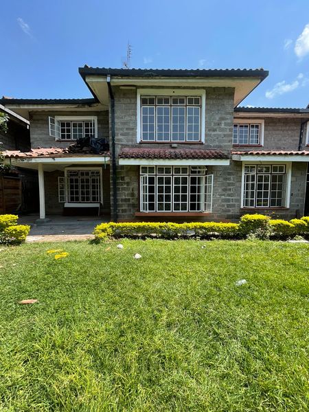 5 Bedroom Townhouse with DSQ for Rent in Lavington