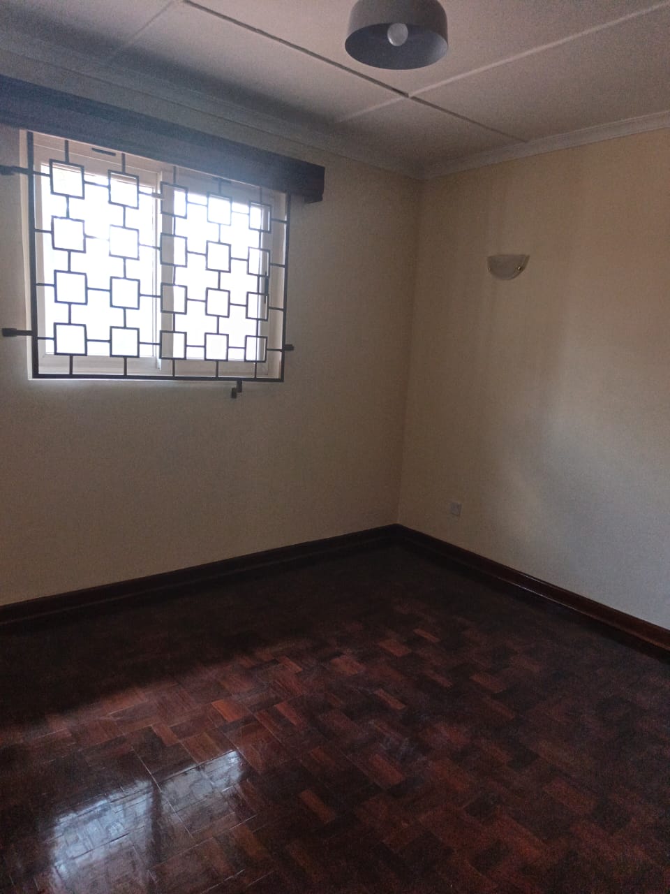 5 bedroom villa for rent in Lavington