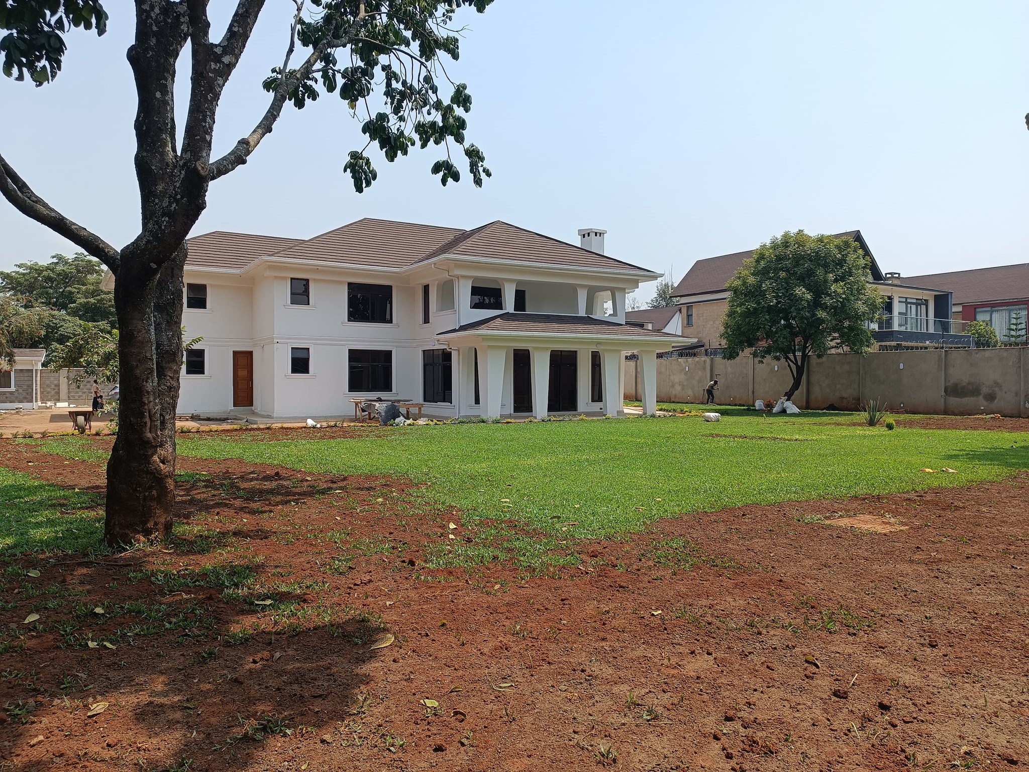 5 Bedroom Villa For Sale in Garden Estate