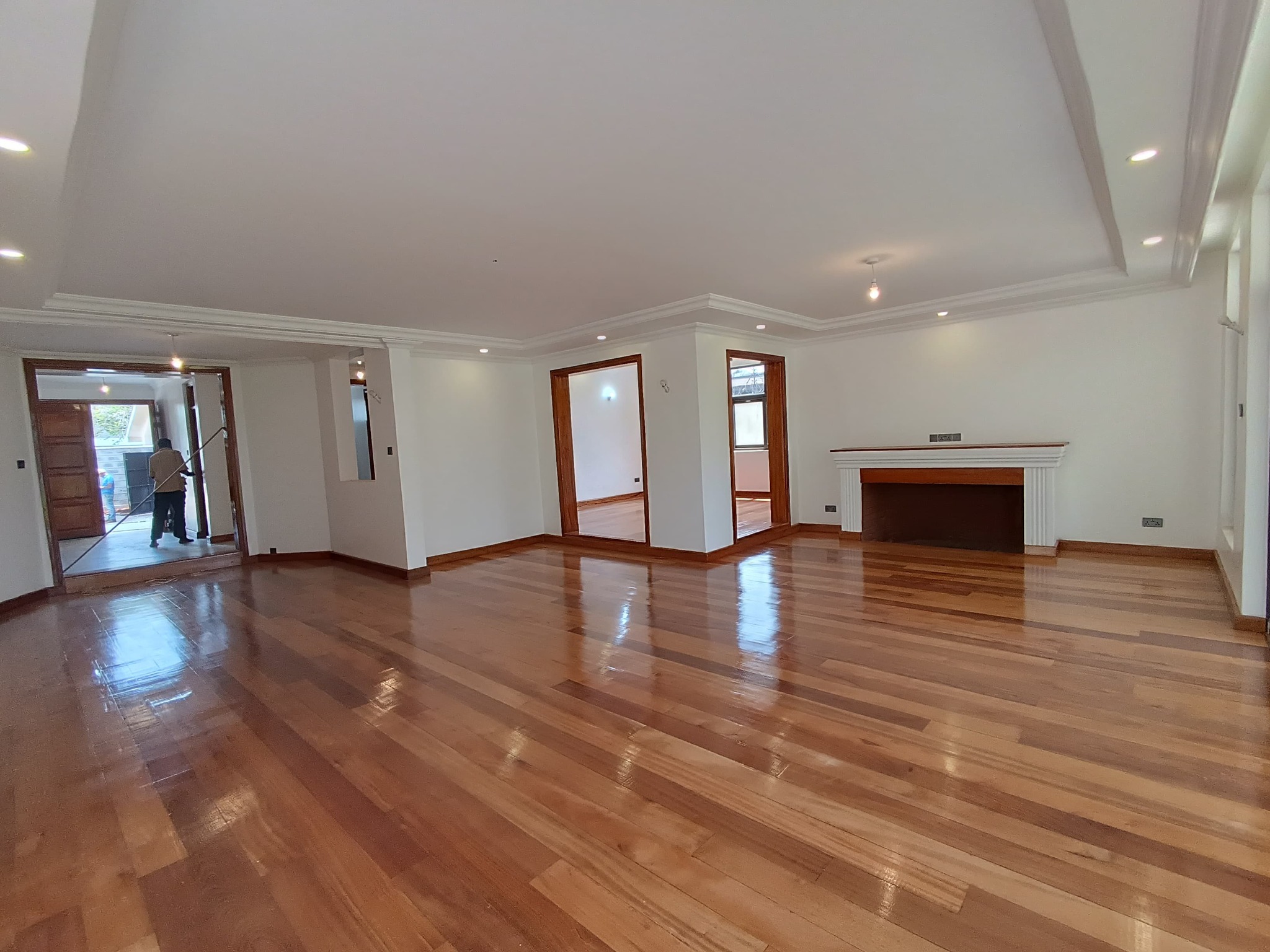 5 Bedroom Villa For Sale in Garden Estate Image