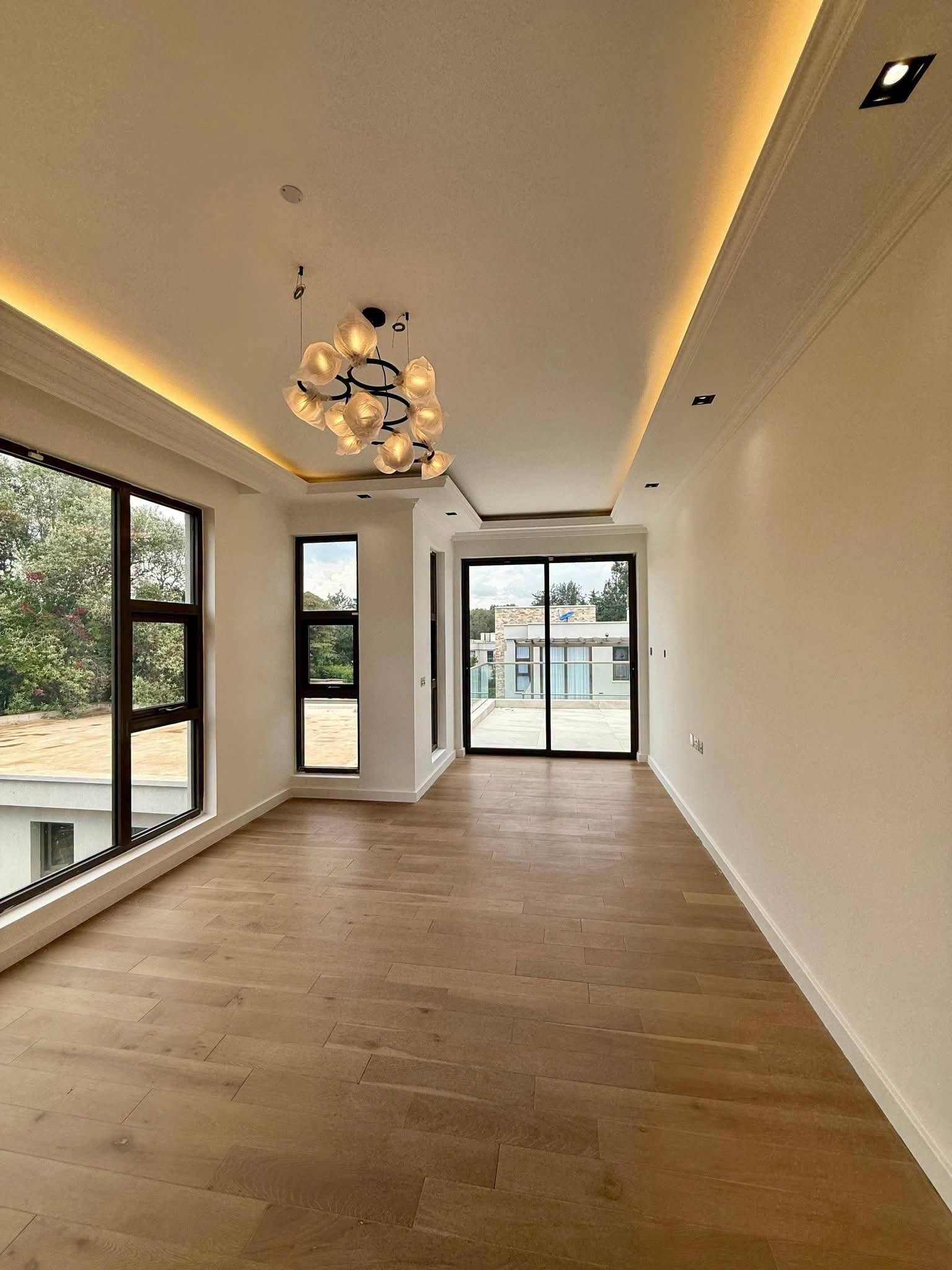 5-Bedroom Villa For Sale in Hardy, Karen