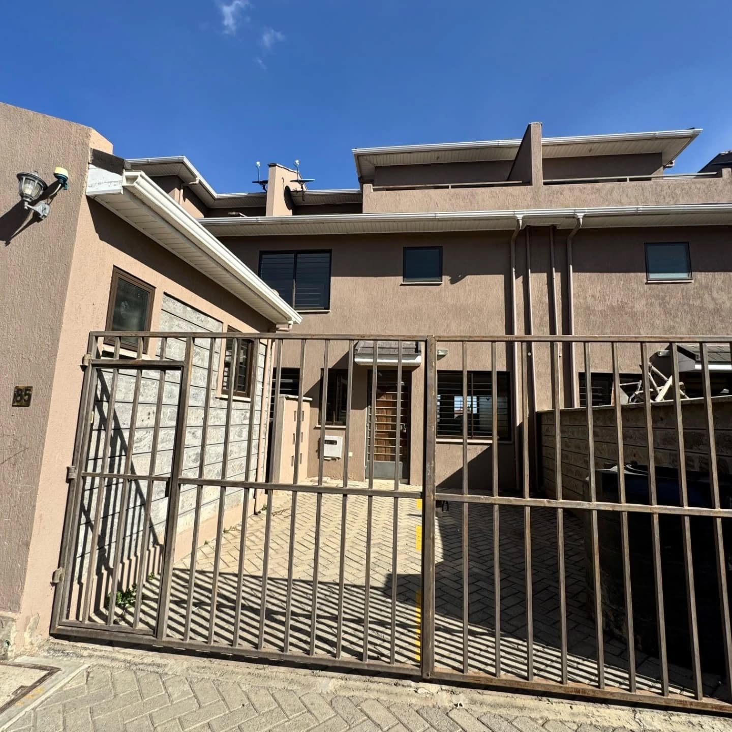 5 Bedroom Villa For Sale in Syokimau