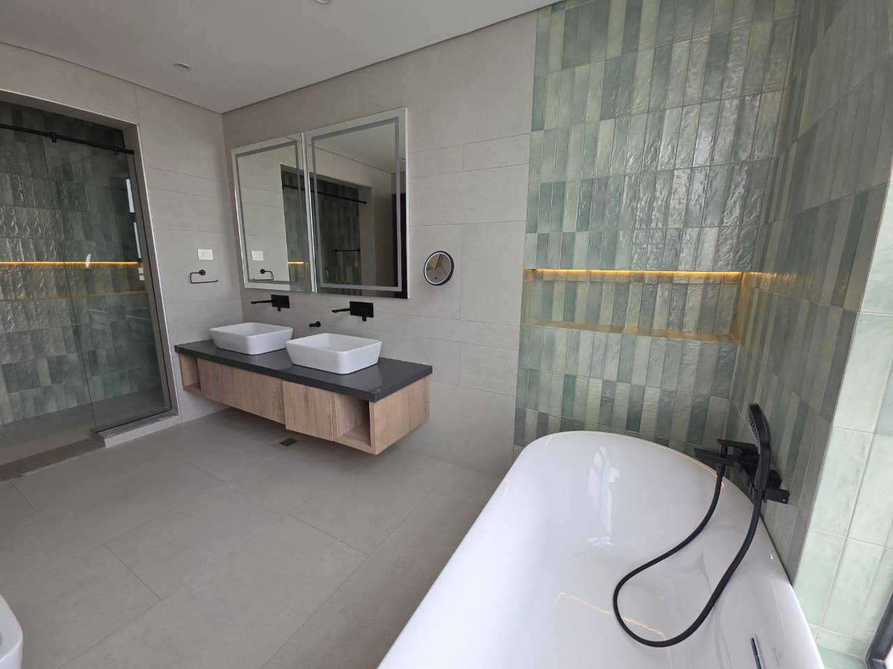5 bedroom villa for sale in Westlands Image