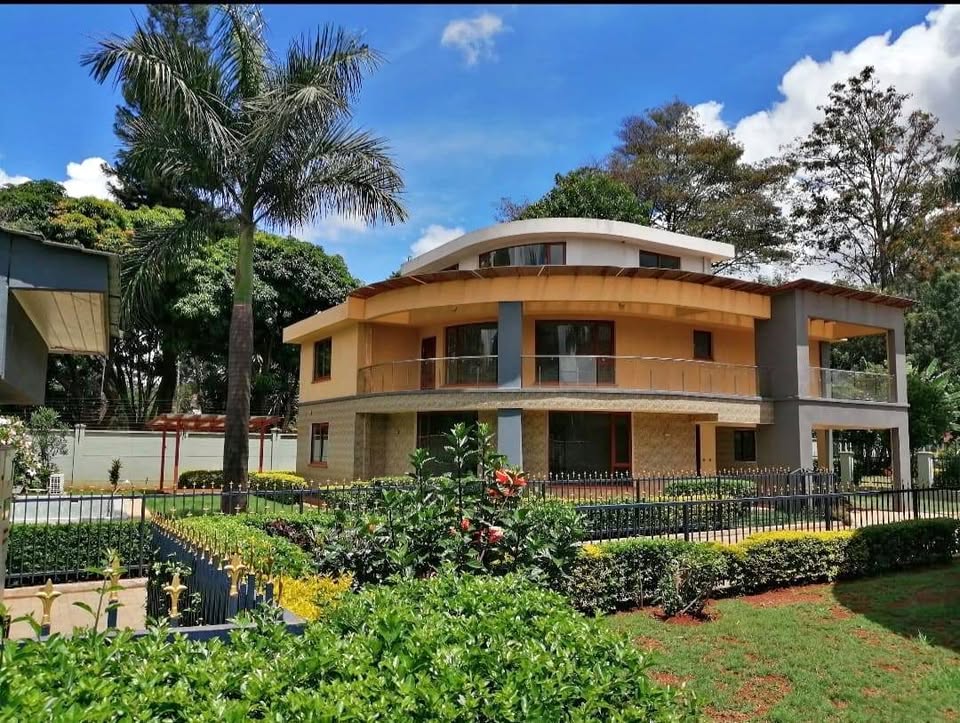 5 BEDROOM VILLA TO LET IN LAVINGTON