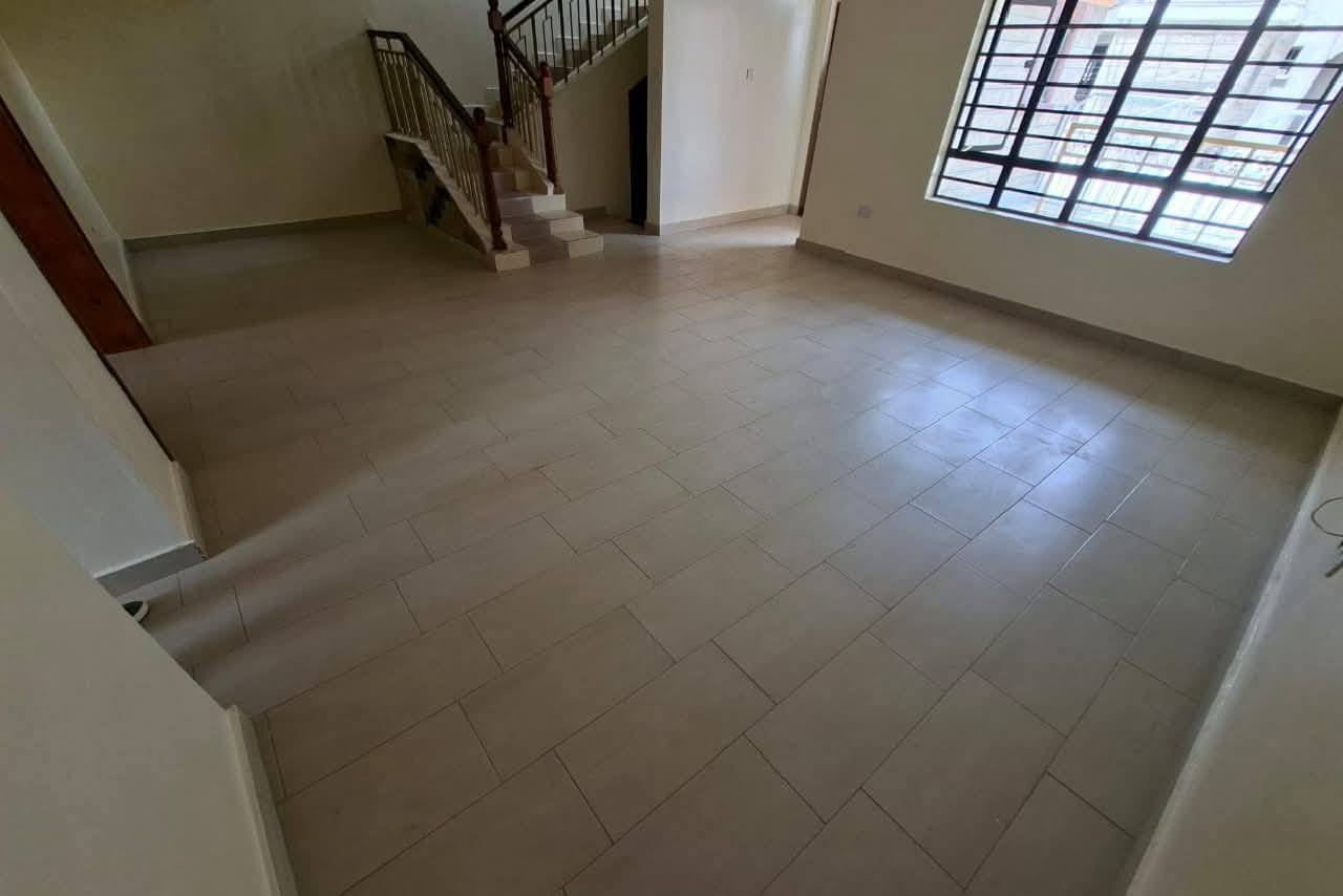 5 Bedrooms Maisonette En-suite plus dsq For Rent in Syokimau Image