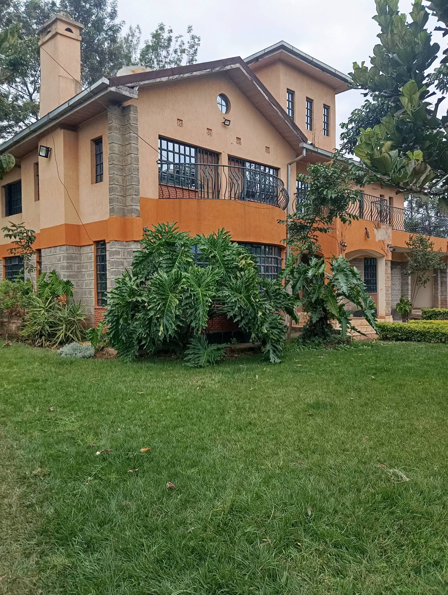 5 bedrooms villa for rent in Kerarapon.
