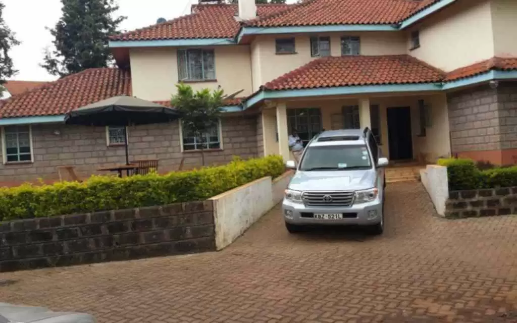 8 bedroom mansion for rent in runda Image