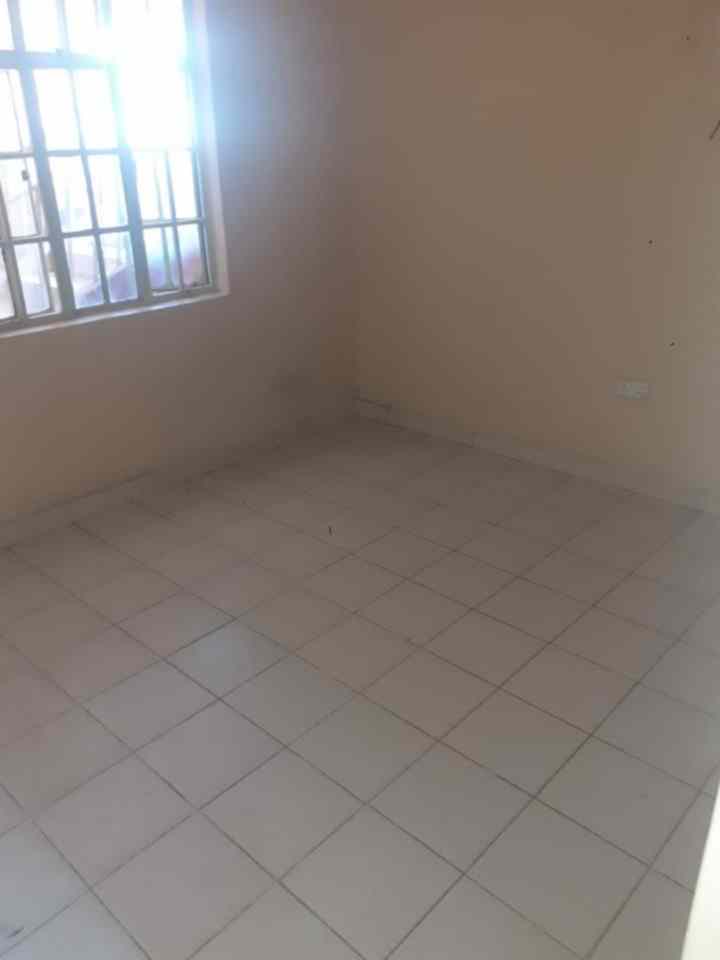 Spacious 1 bedroom for rent in donholm phase 8