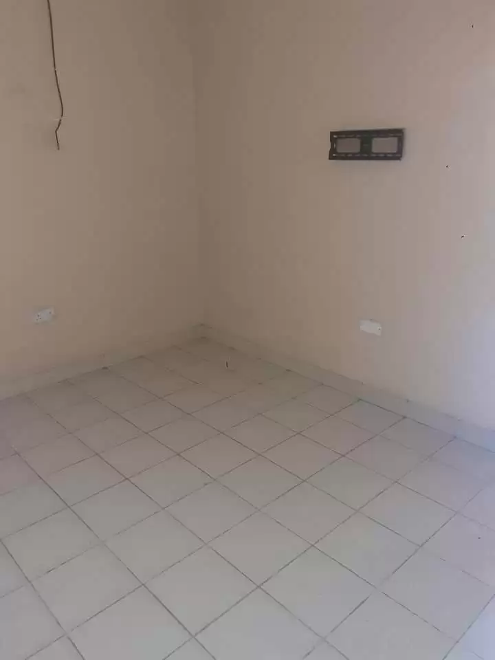 Spacious 1 bedroom for rent in donholm phase 8 Image