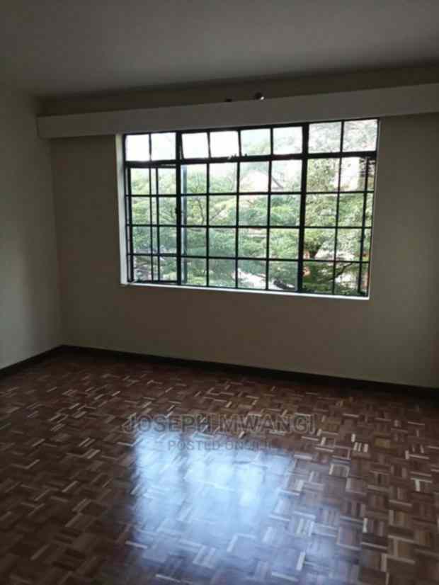 3  bedroom for rent in Lavingtone Hatheru road Marisa apartments