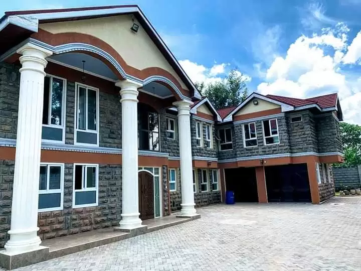 7 bedroom house for sale in Runda Image