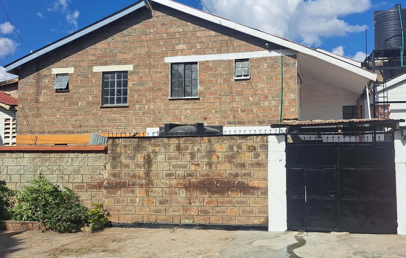 5bdrm Maisonette in for sale Sector 2, Komarock