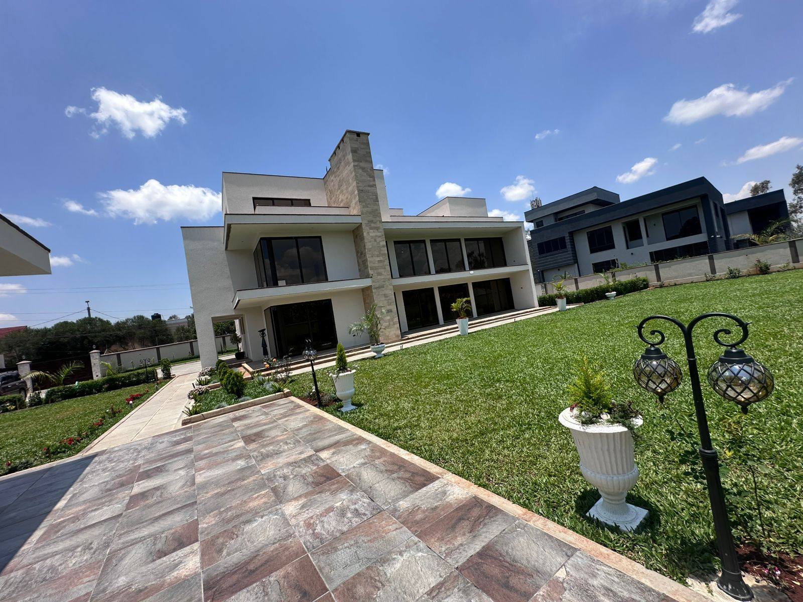 5bedroom villa all ensuite with 2 SQ for sale in Karen, Bogani