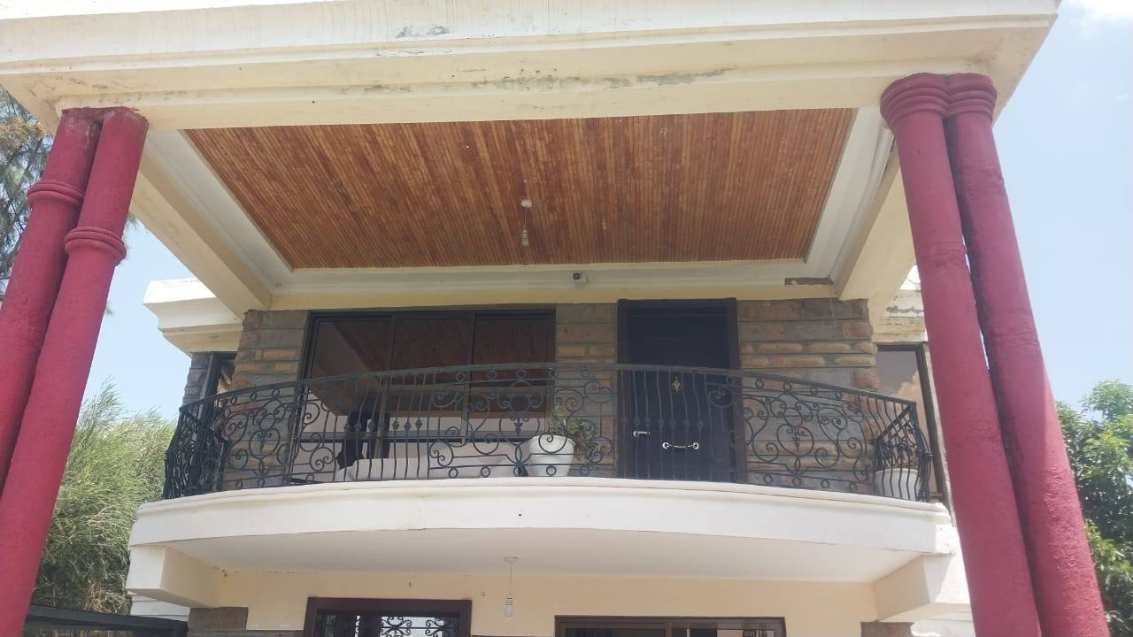 5Bedrooms Mansonett House Plus Dsq Own Compound In Sabaki