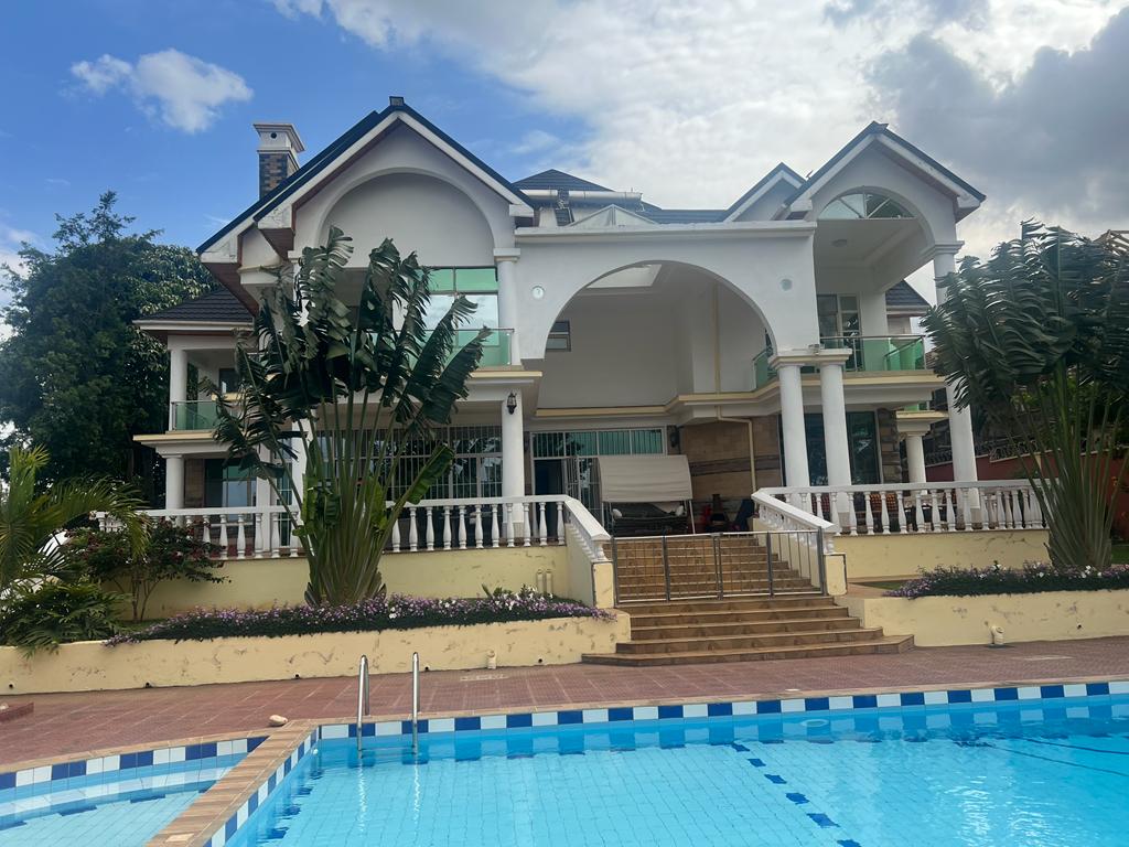 6 bedroom house for rent in Runda 