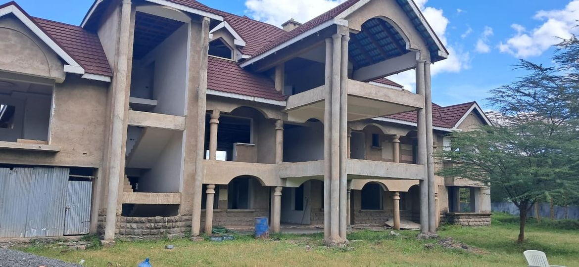 6 Bedroom Incomplete Maisonette For Sale in Karen