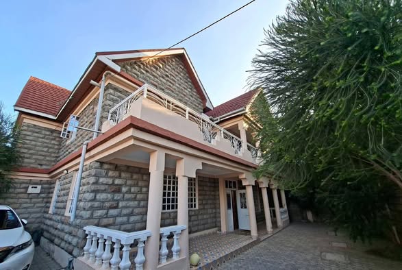 6 Bedroom Maisonette All En-suite For Rent In Syokimau, parliament road.