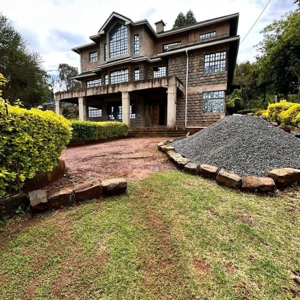 6 Bedroom Maisonette For Sale in Karen