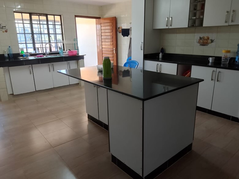 6 Bedroom Maisonette Plus Dsq For Sale in Kitisuru Image