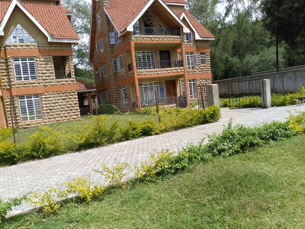 6 Bedroom Maisonette To Let in Karen Windy Ridge.