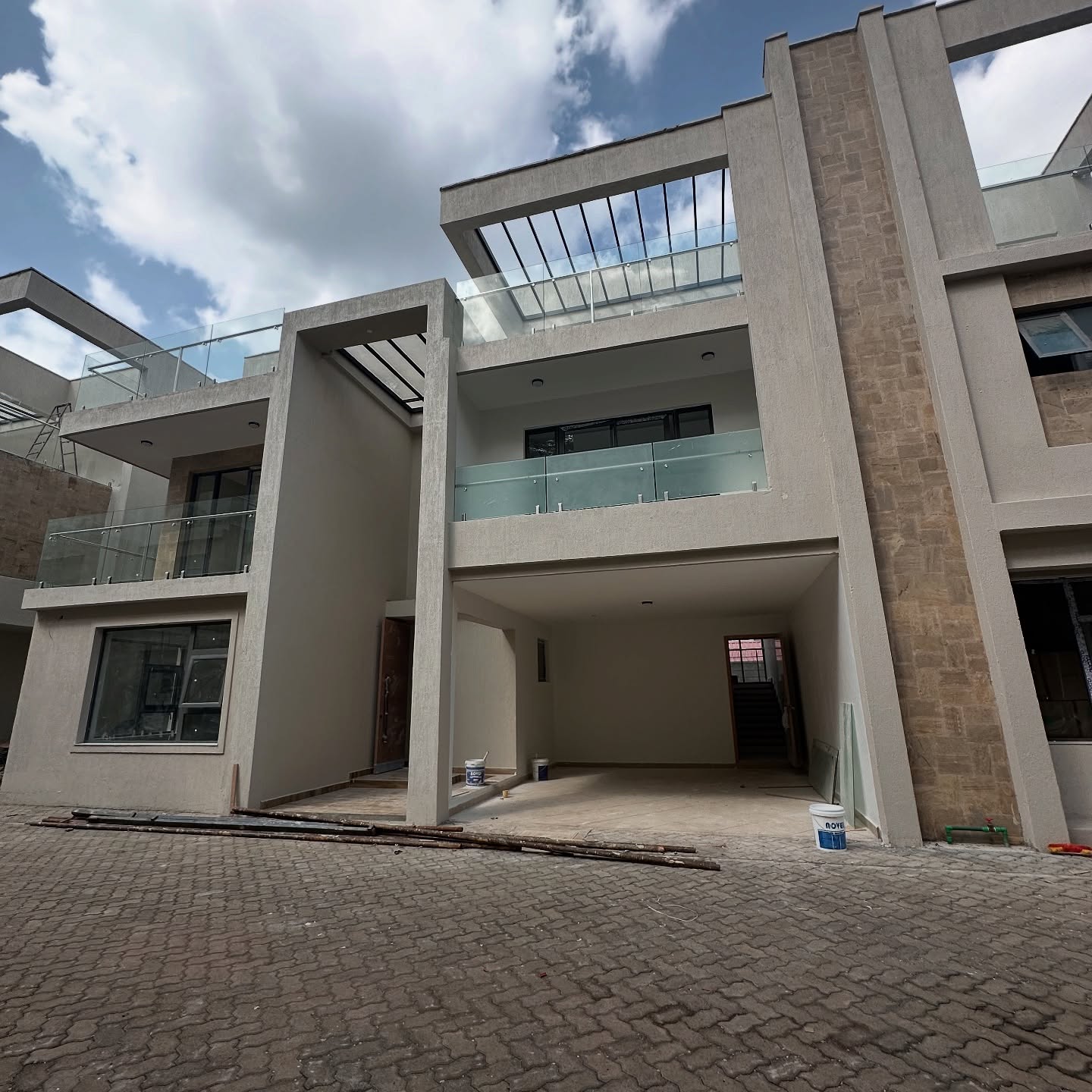 6 Bedroom Plus DSQ Villas for Sale in Lavington