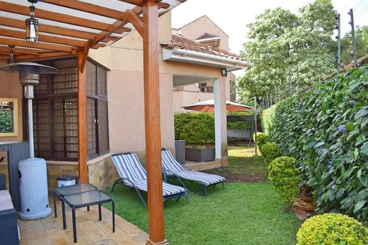 6 BEDROOM TOWNHOUSE FOR SALE OR RENT IN lAVINGTON