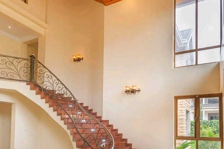 6 bedroom townhouse to let in Karen Image
