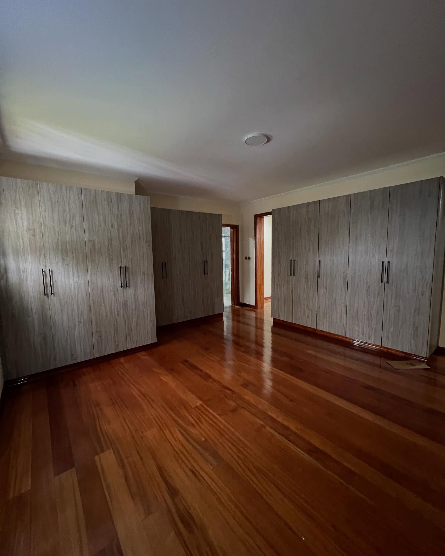6 Bedroom Villa For Rent in Thigiri Image