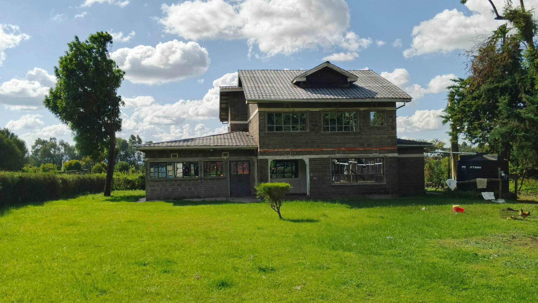6.5 acres & 4 bedrooms maisonette for sale in mang'u nakuru