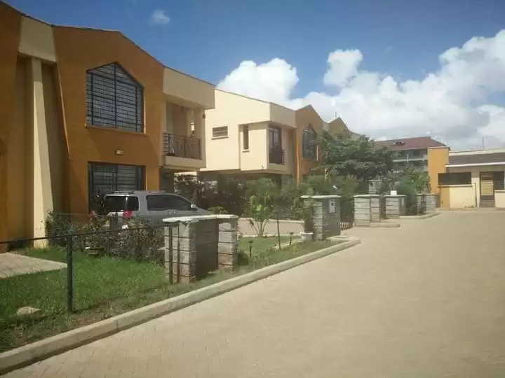 8 bedroom house for sale in runda Image