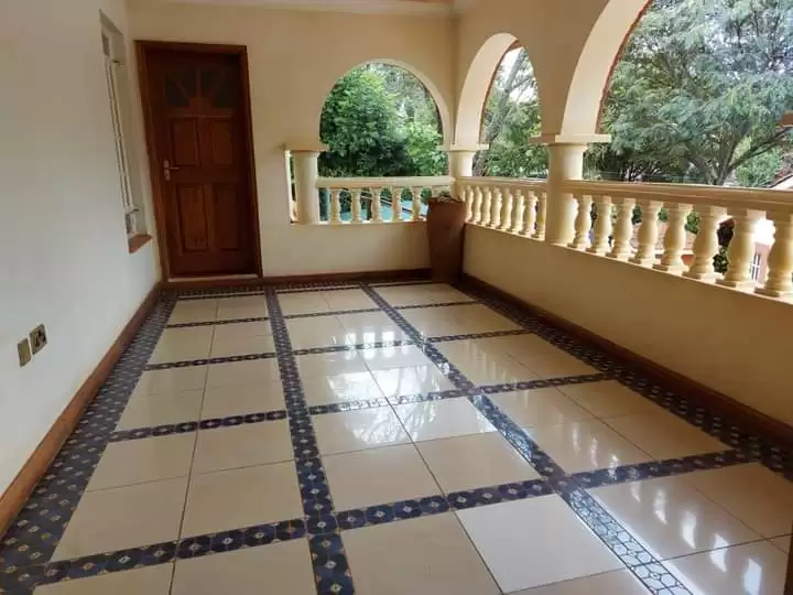 8 bedroom mansion for rent in runda Image