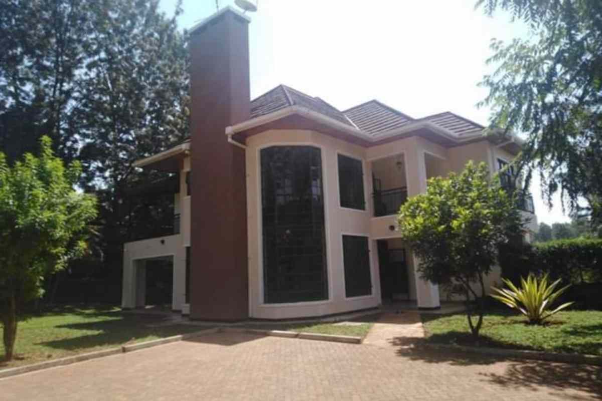 4 bedroom mansion for rent in Kiambu Road