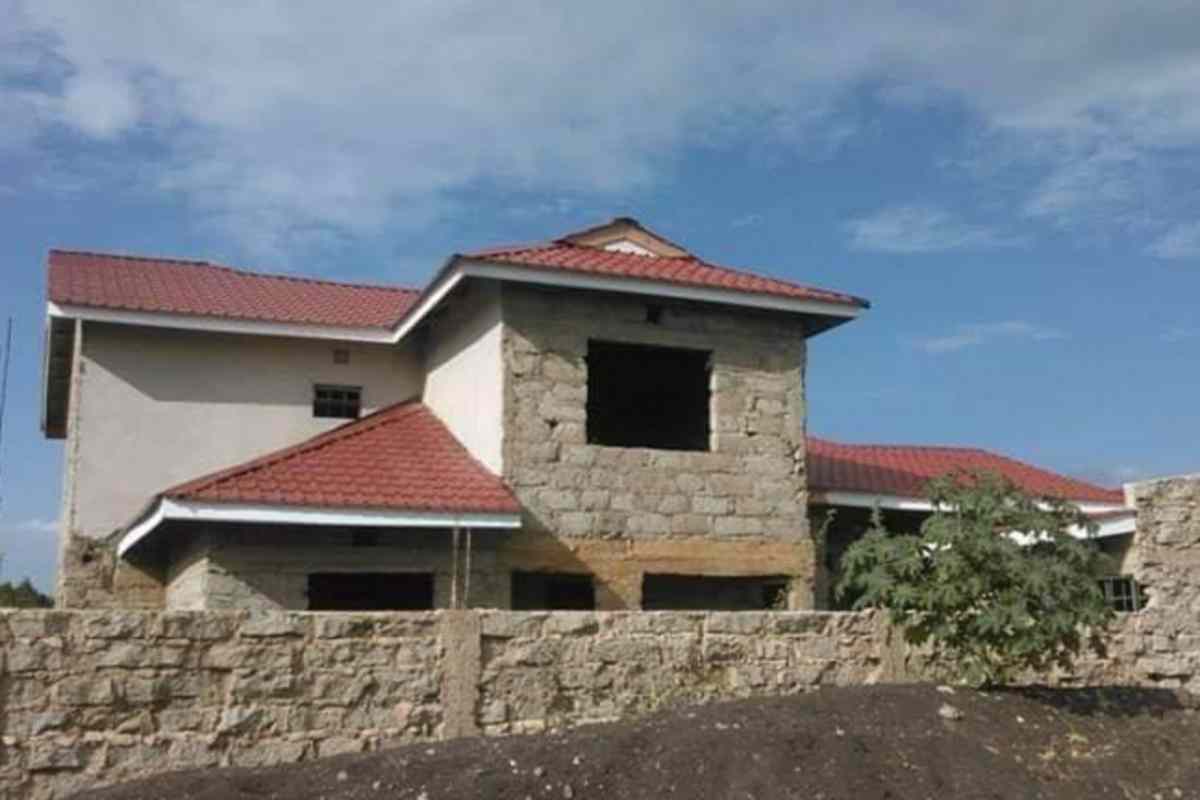 4 bedroom incomplete house for sale in Kantafu Kangundo road