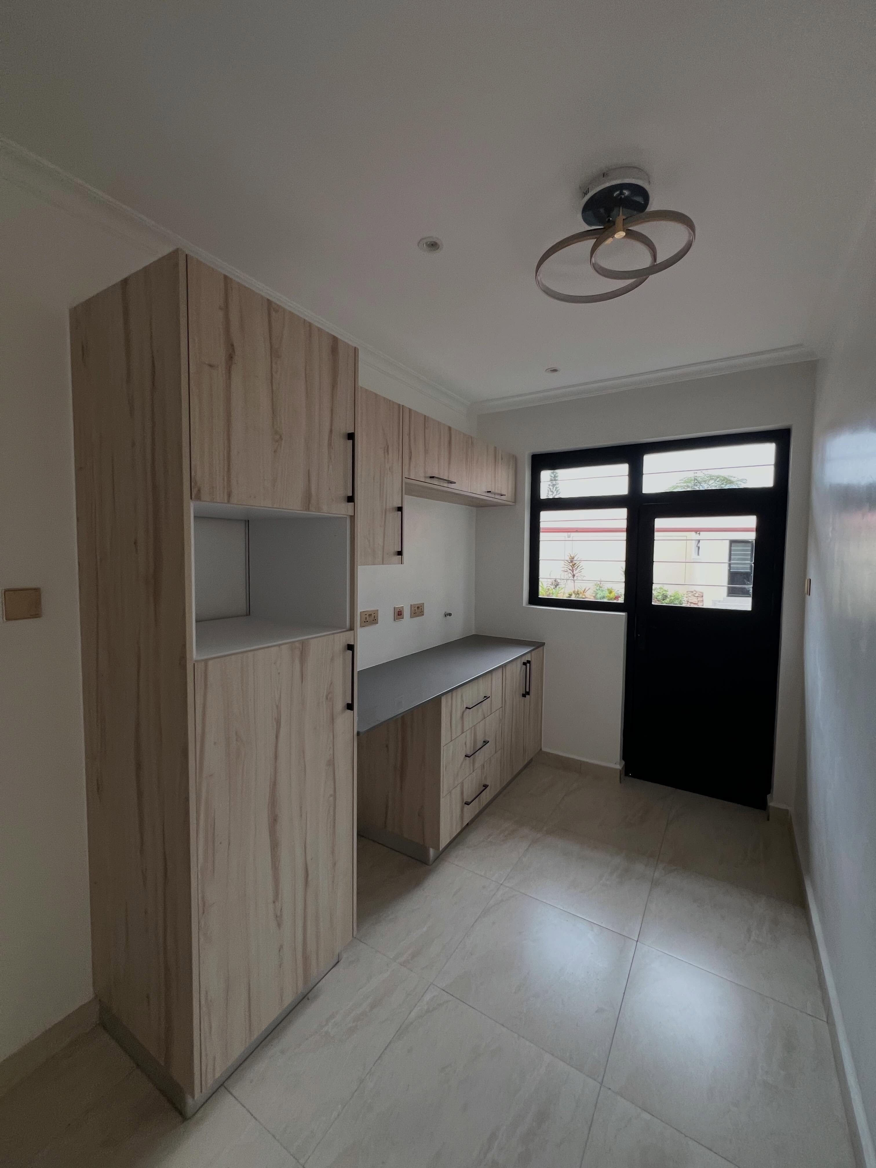 7-Bedroom + DSQ Villa For Sale in Old Runda Image
