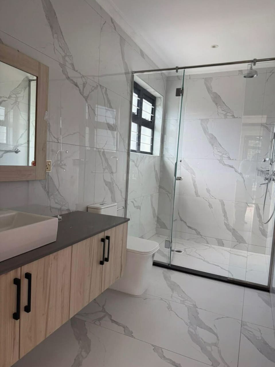 7 bedroom house for sale in Runda Image