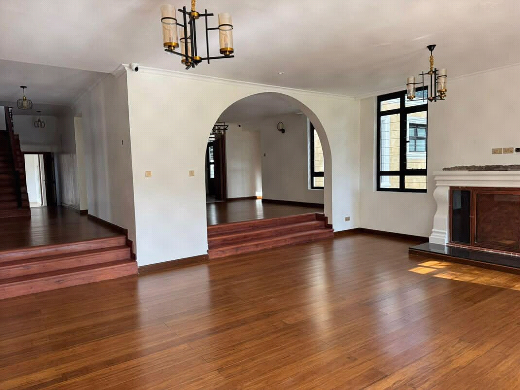 7 bedroom house for sale in Runda Image