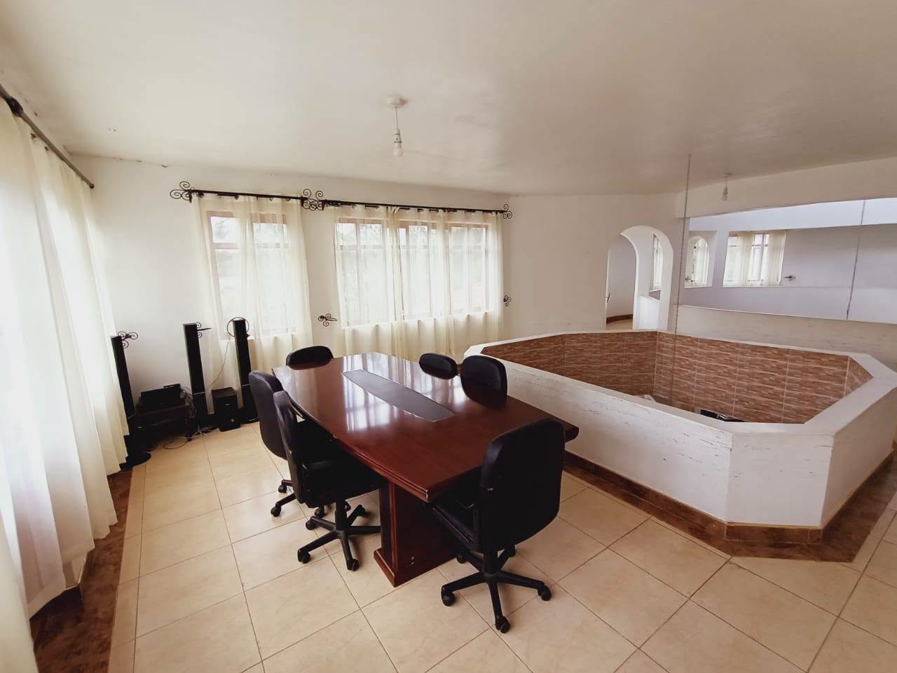 7 bedroom maisonette for sale in Karen Image