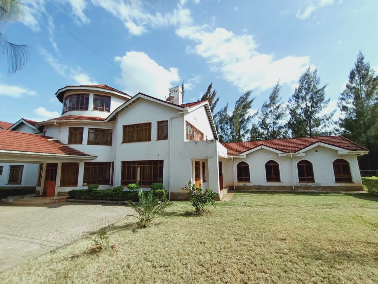 7 bedroom maisonette for sale in Karen