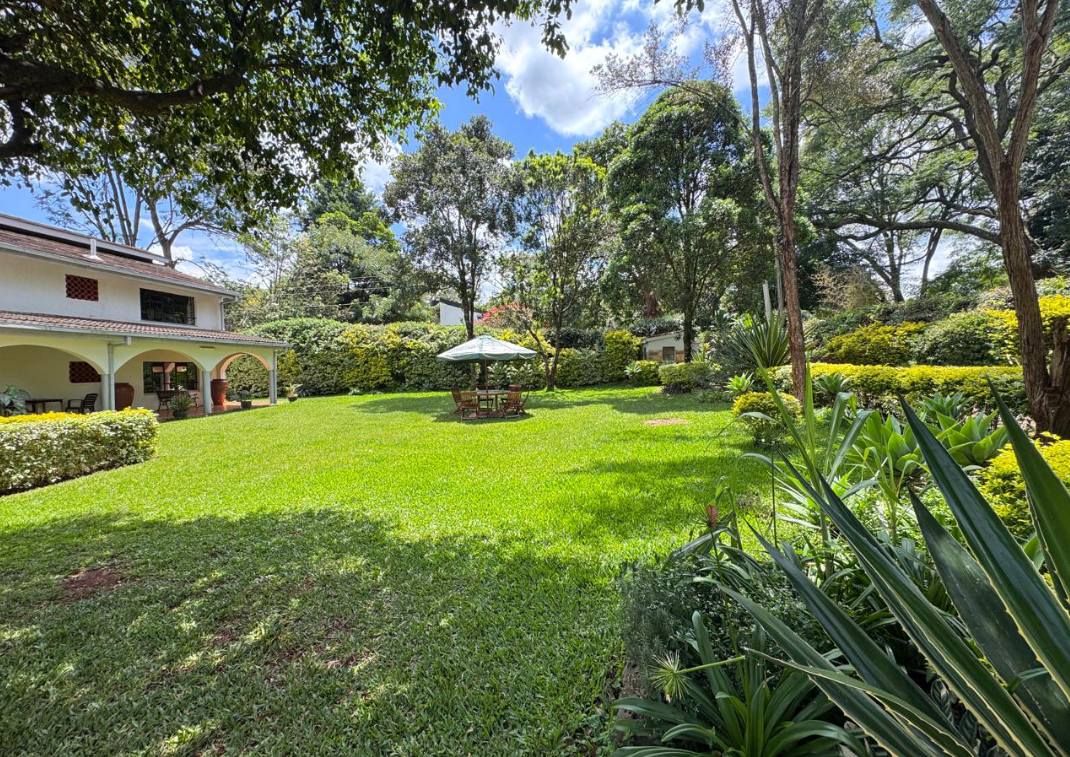 7 bedroom maisonette for sale in Runda Image