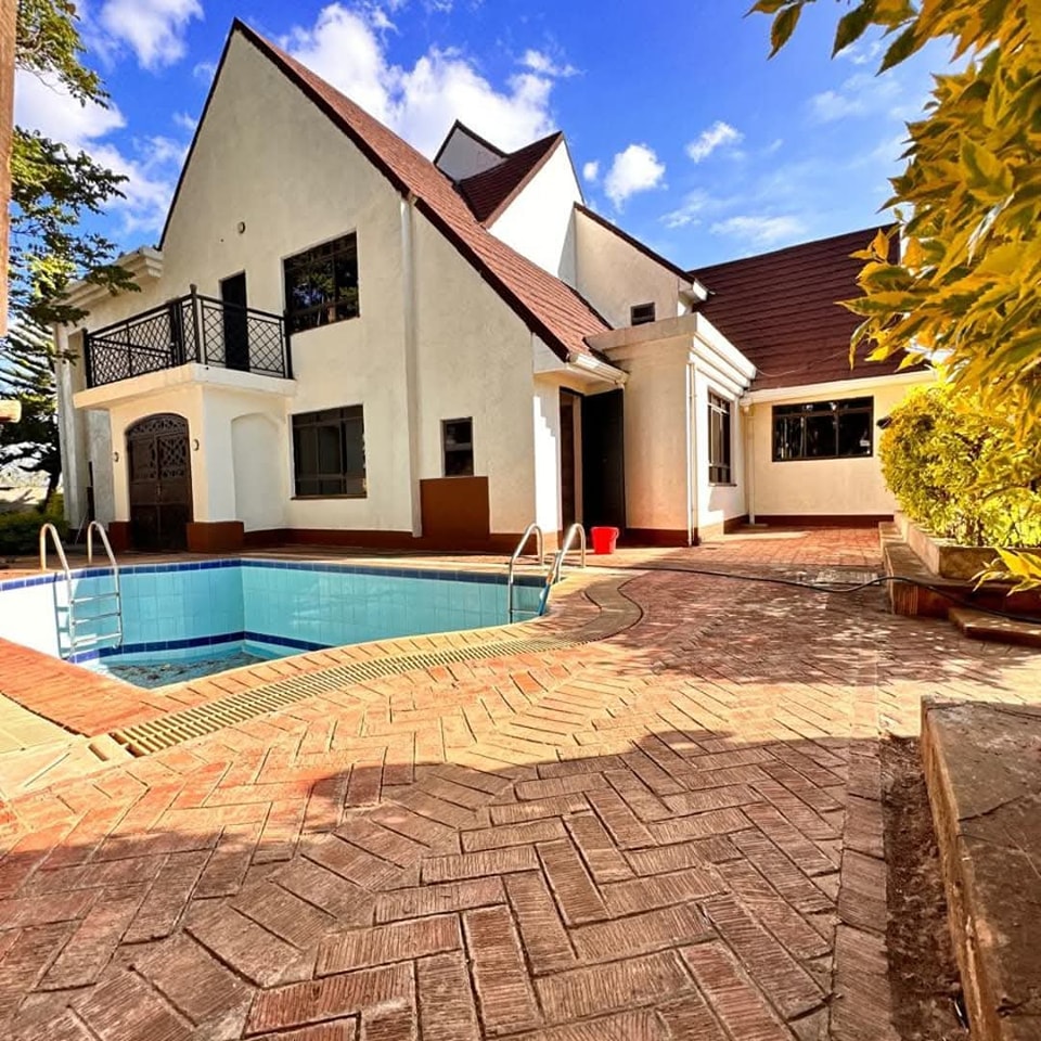 7 Bedroom Maisonette Plus Dsq House  with Swimming Pool to Let in Karen