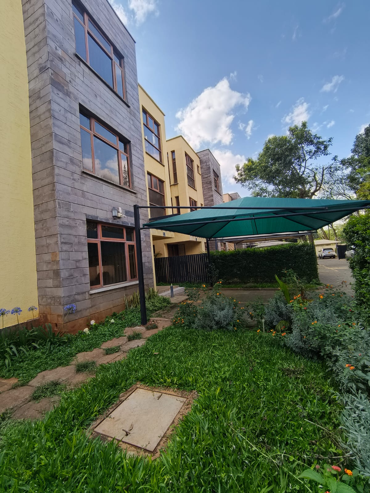 7 Bedroom Townhouse For Rent in Lavington Image