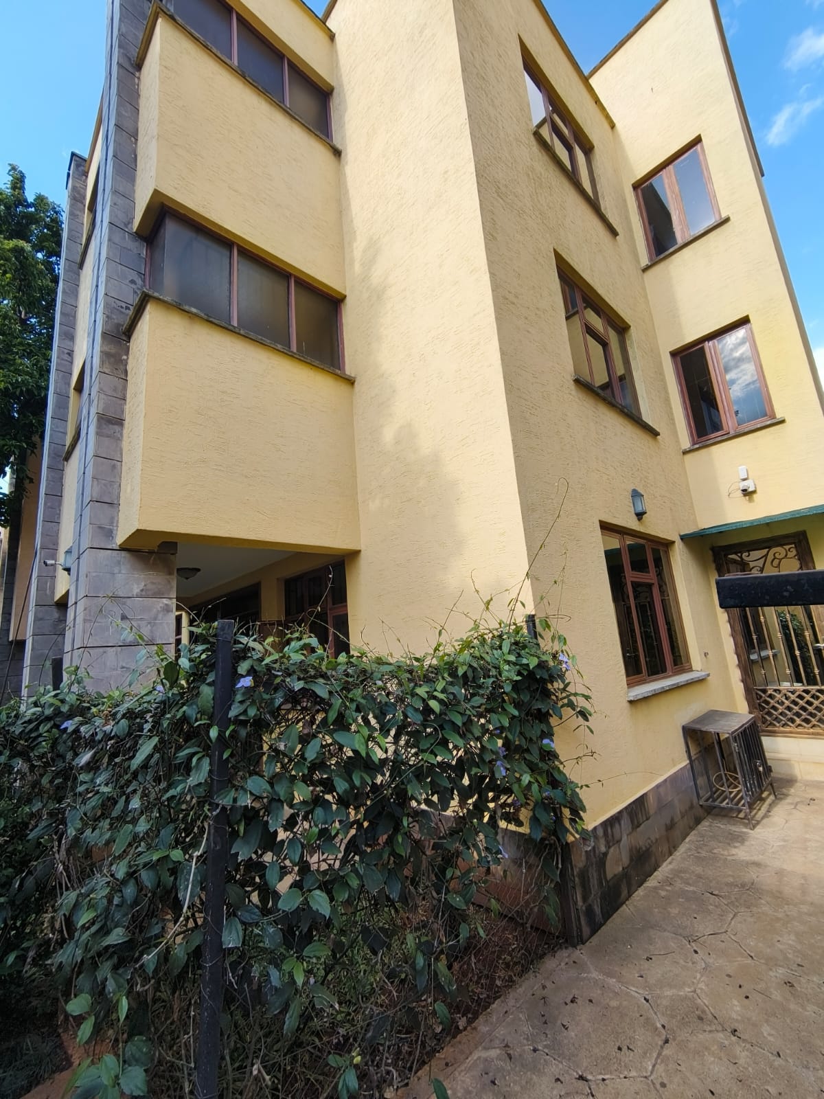 7 Bedroom Townhouse For Rent in Lavington Image