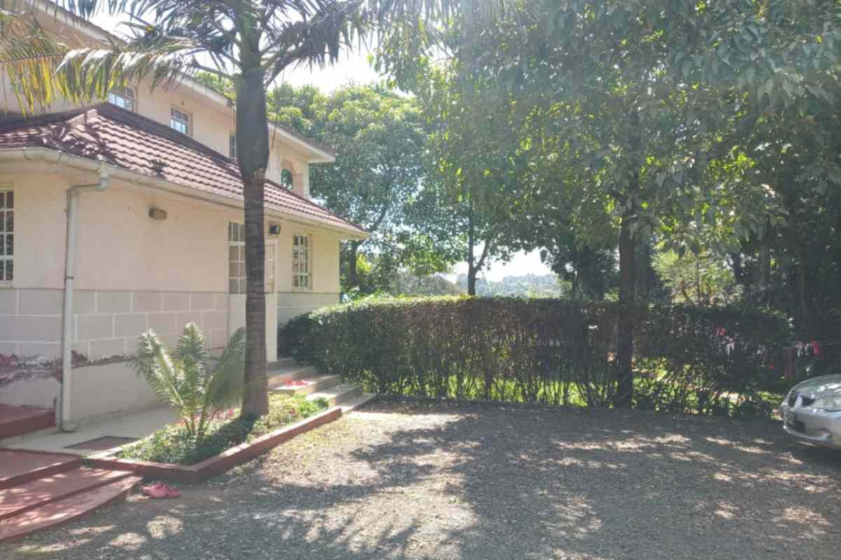 six bedroom townhouse for sale in Lavington