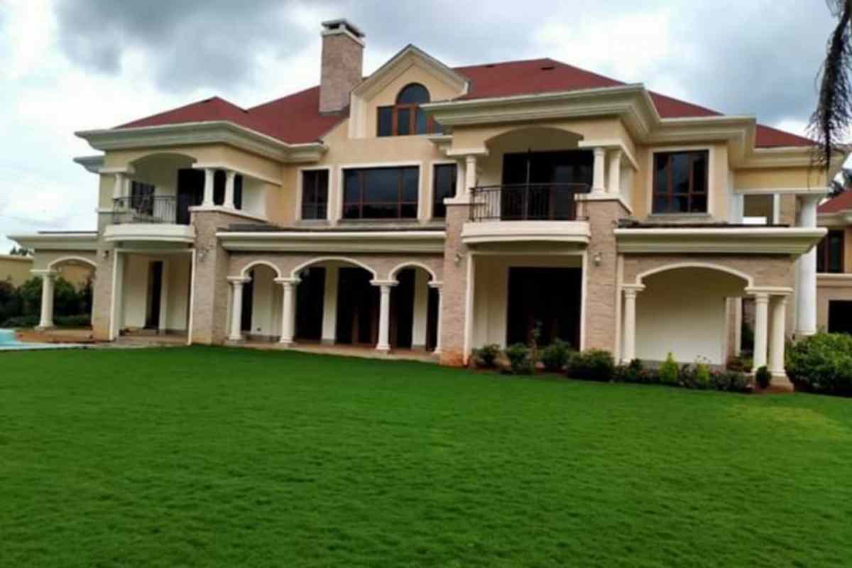 6 bedroom mansion for sale in RUNDA