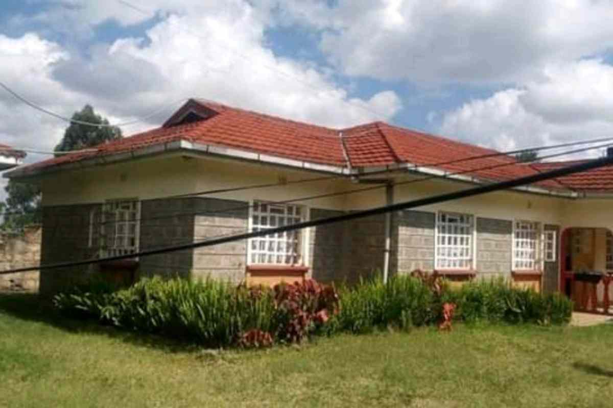 House for sale in Kamukuru Matasia distress sale