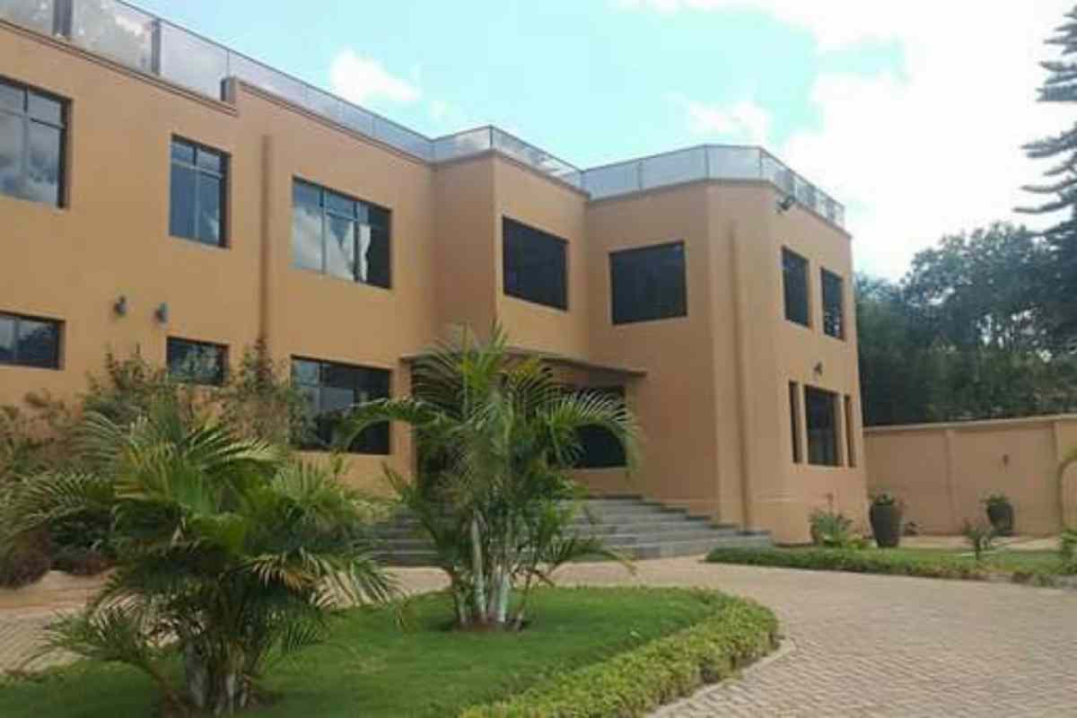 Runda waters 8 bedroom executive house for sale and rent