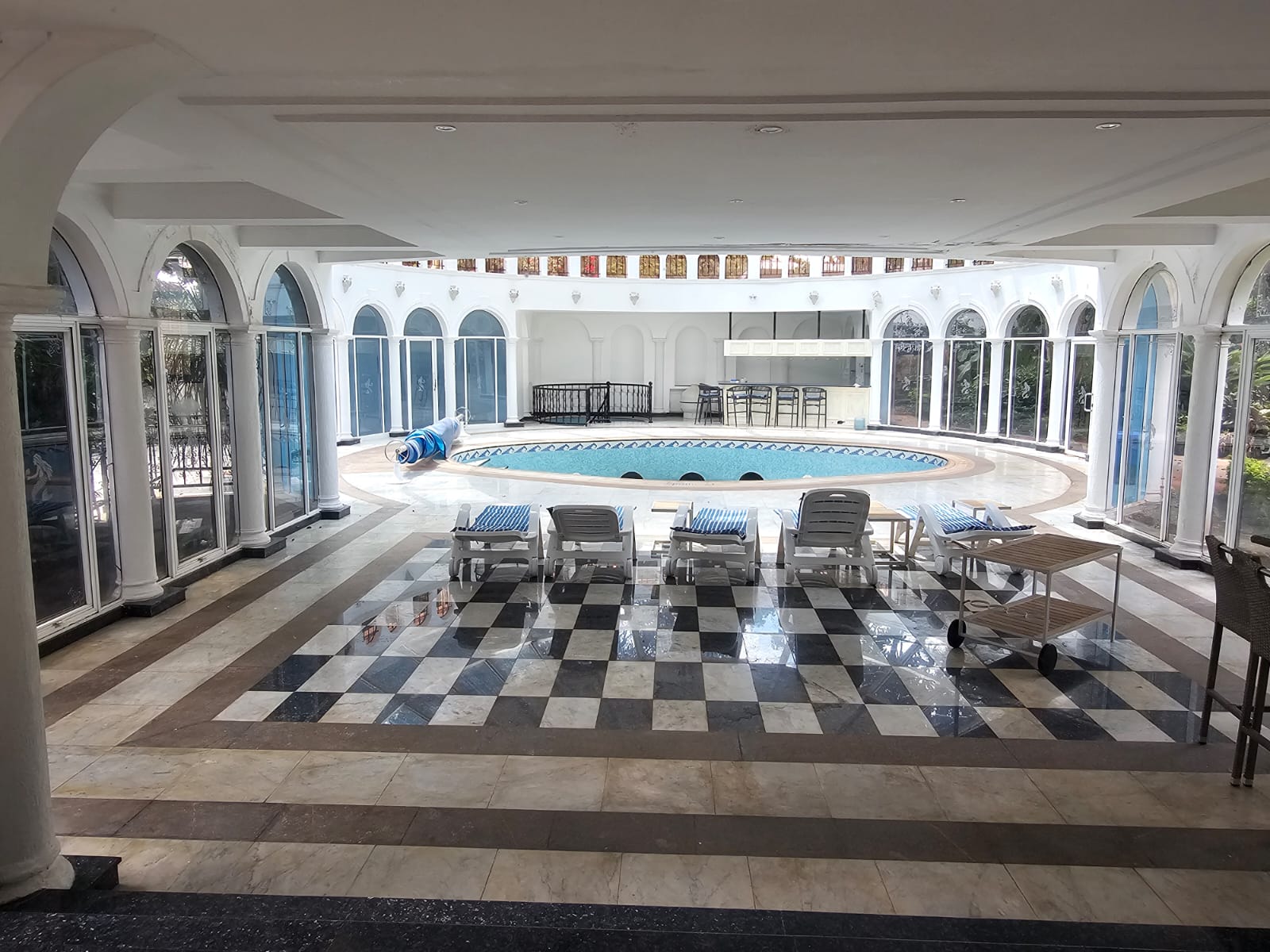 8 bedroom ambassadorial maisonette to let in Runda